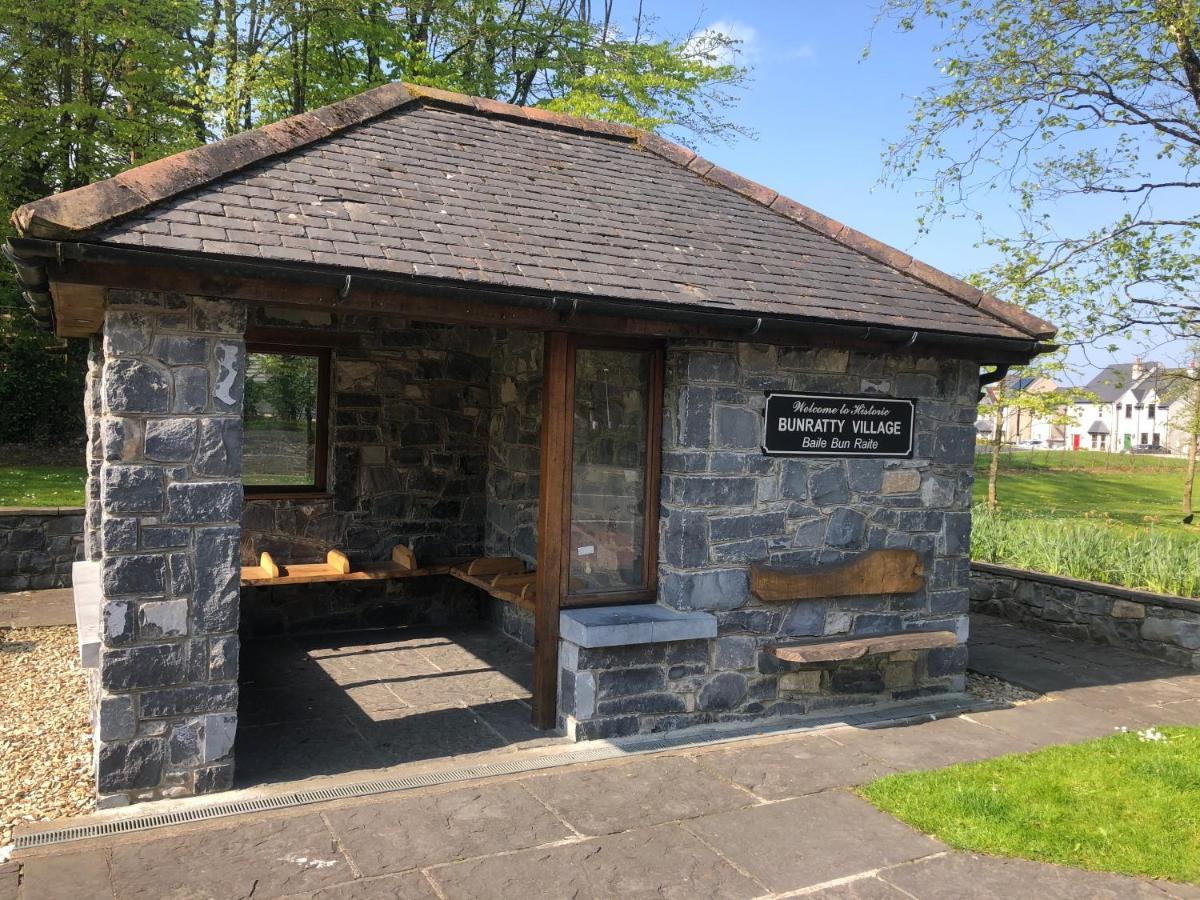 The Courtyard Guesthouse B&B Bunratty Exterior foto